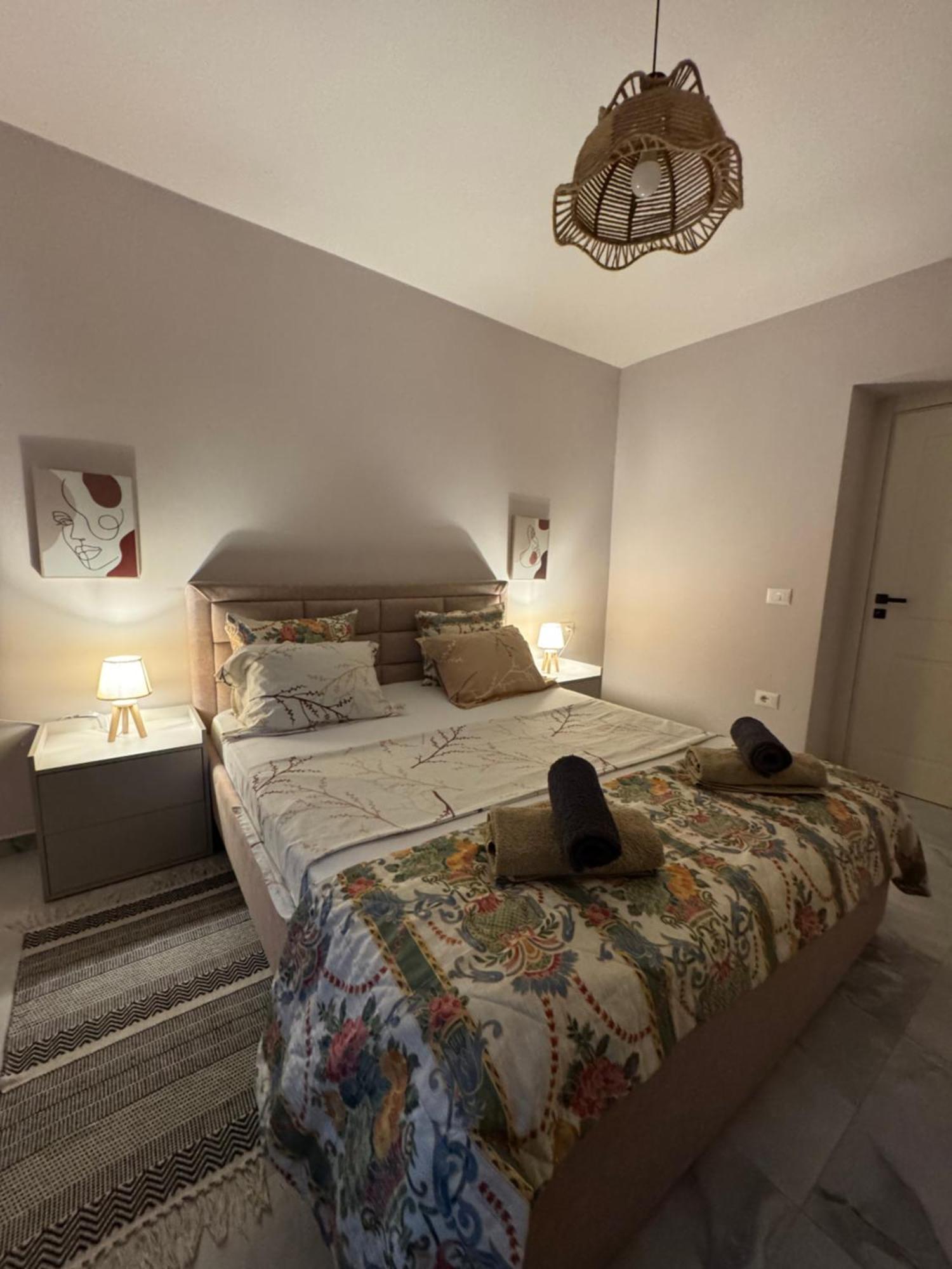 Downtown Deluxe Apartment Shkodër Екстериор снимка