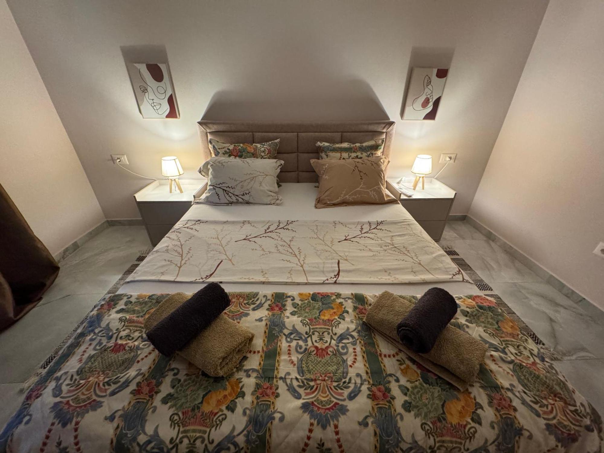 Downtown Deluxe Apartment Shkodër Екстериор снимка